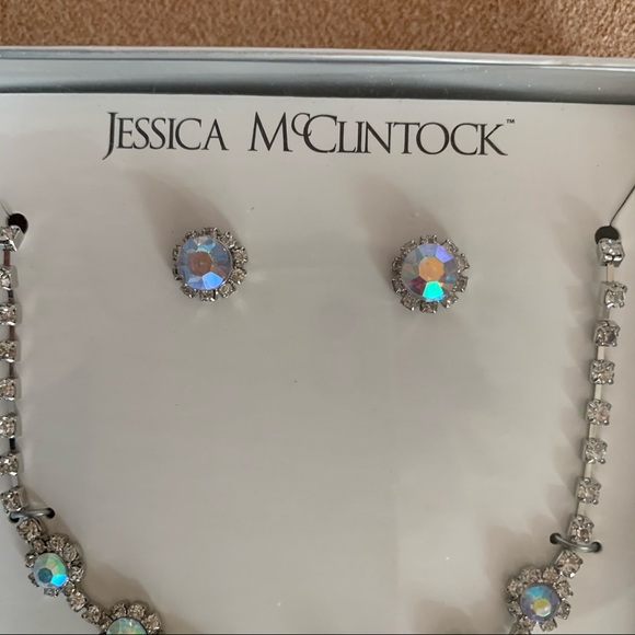 Jesica McClintock necklace set (in box). - Picture 4 of 4